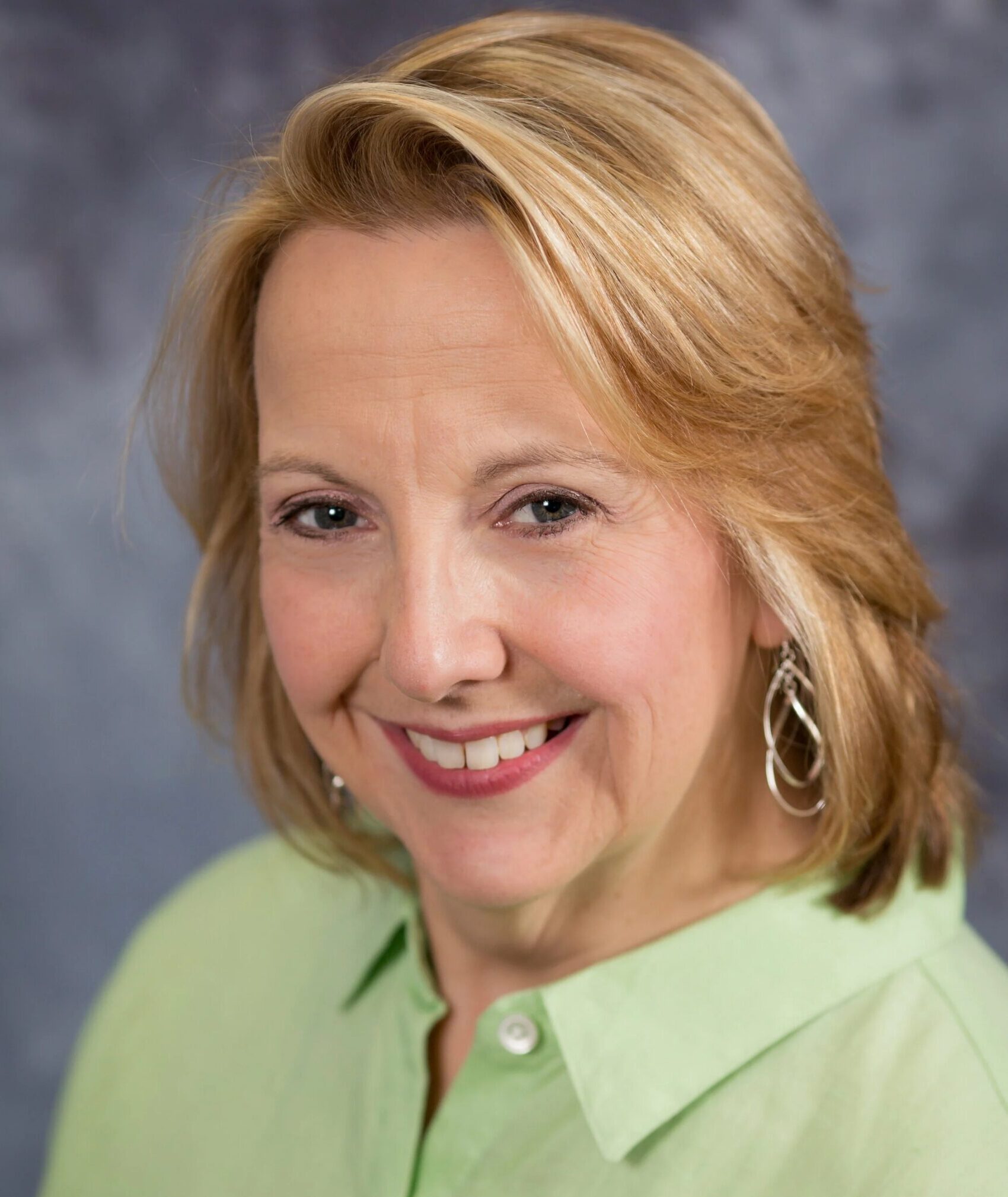 Headshot of Dr. Lisa Billingham.